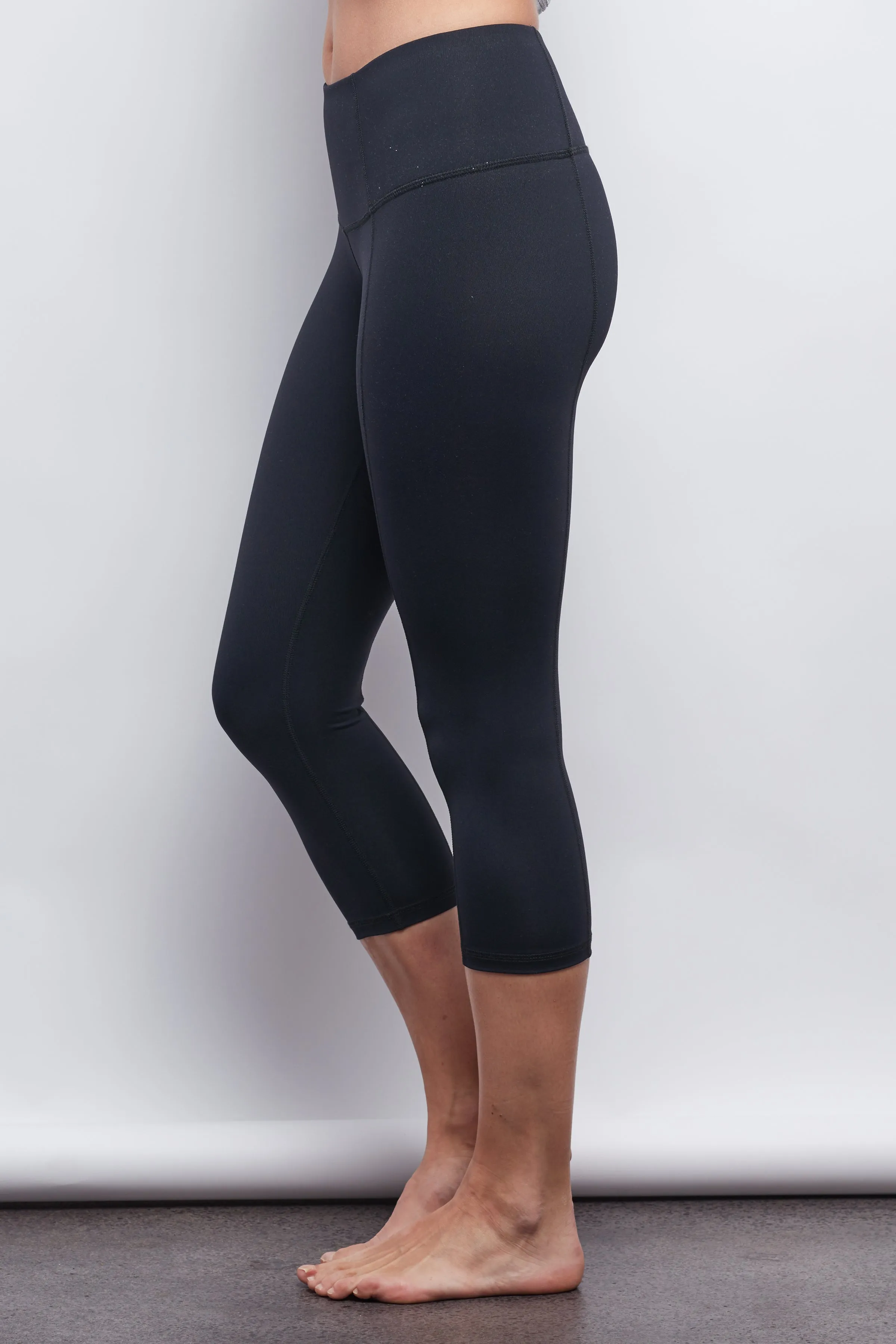 Black Contour Crop Legging
