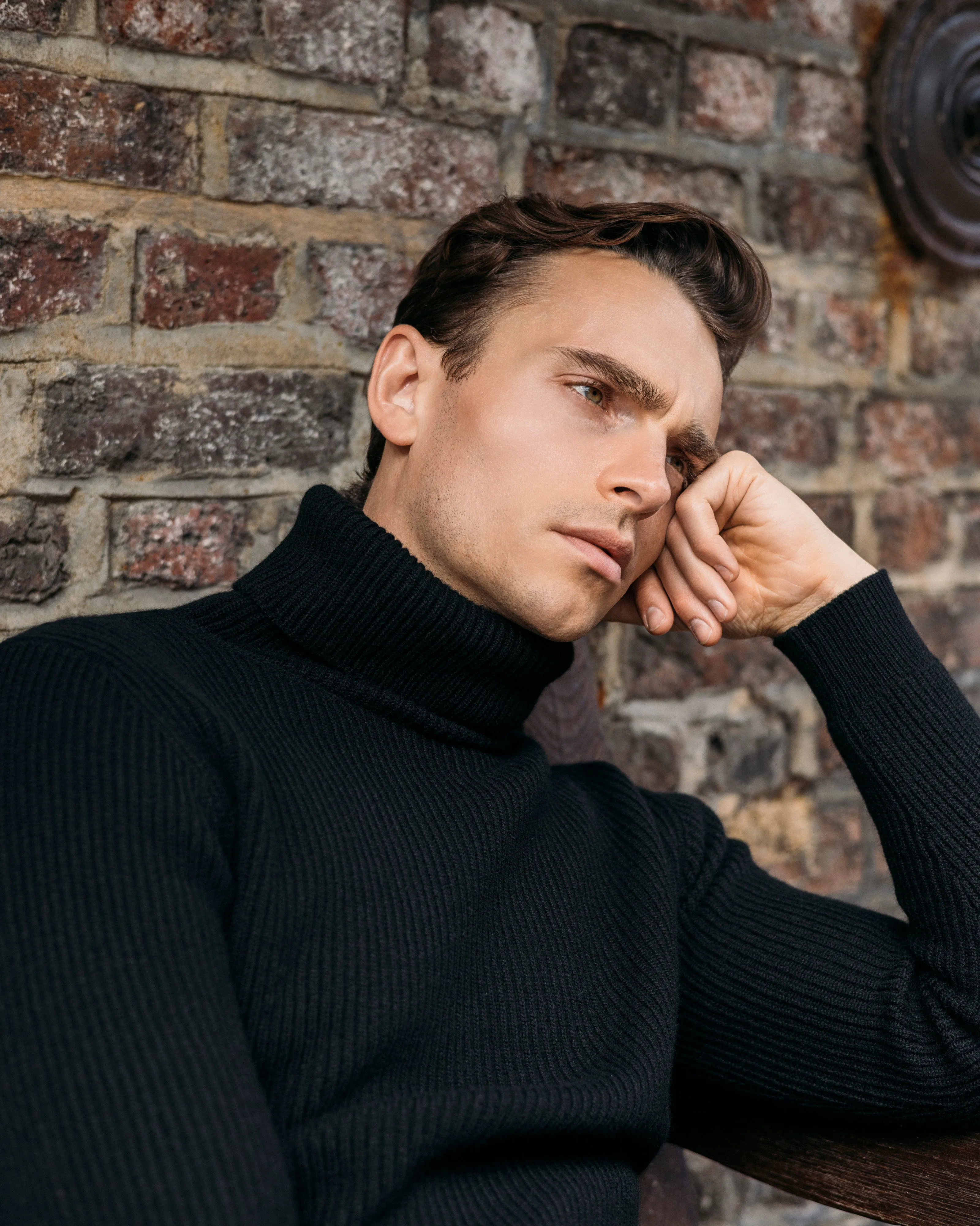 Cashmere ribbed submariner rollneck in black