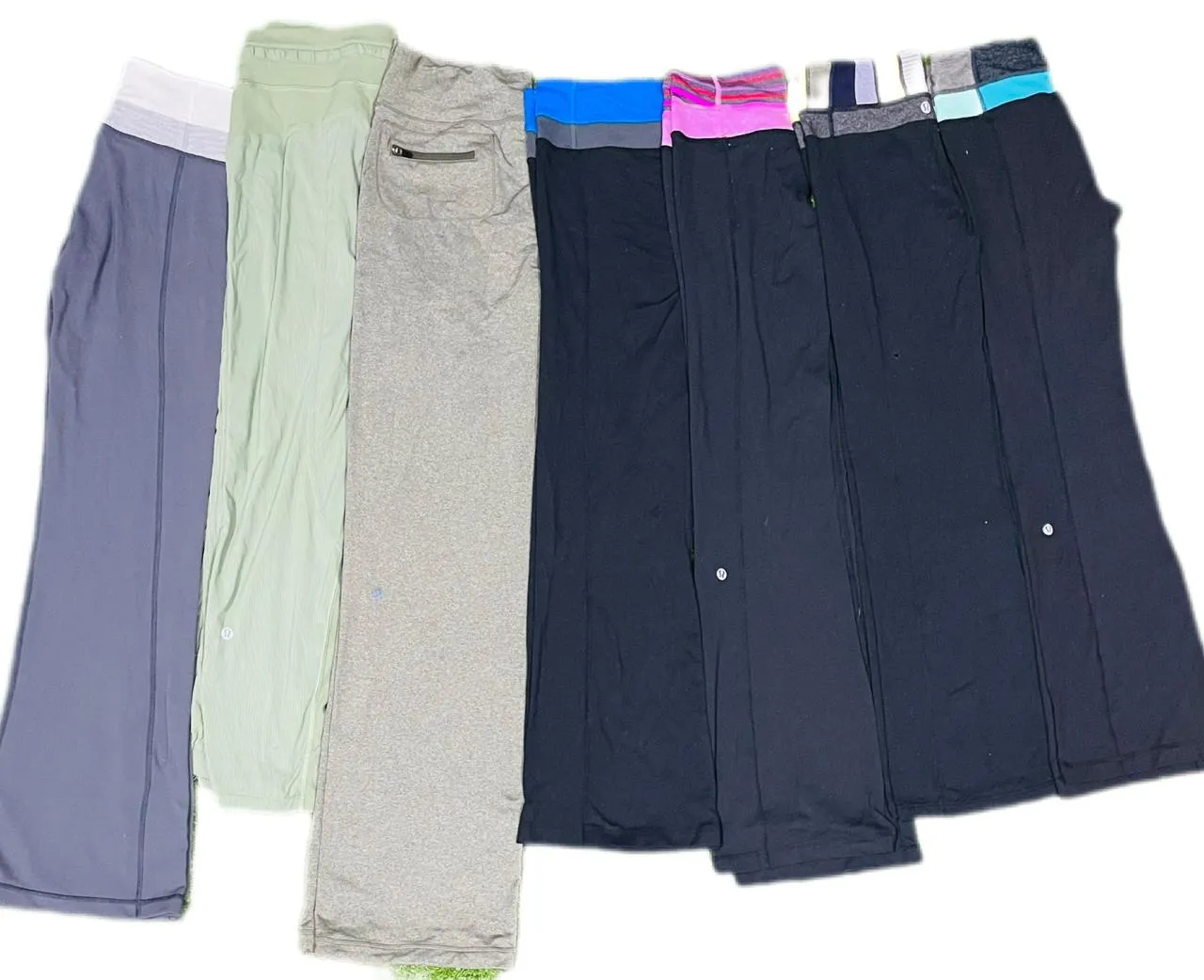 Lululemon leggings.100 pcs