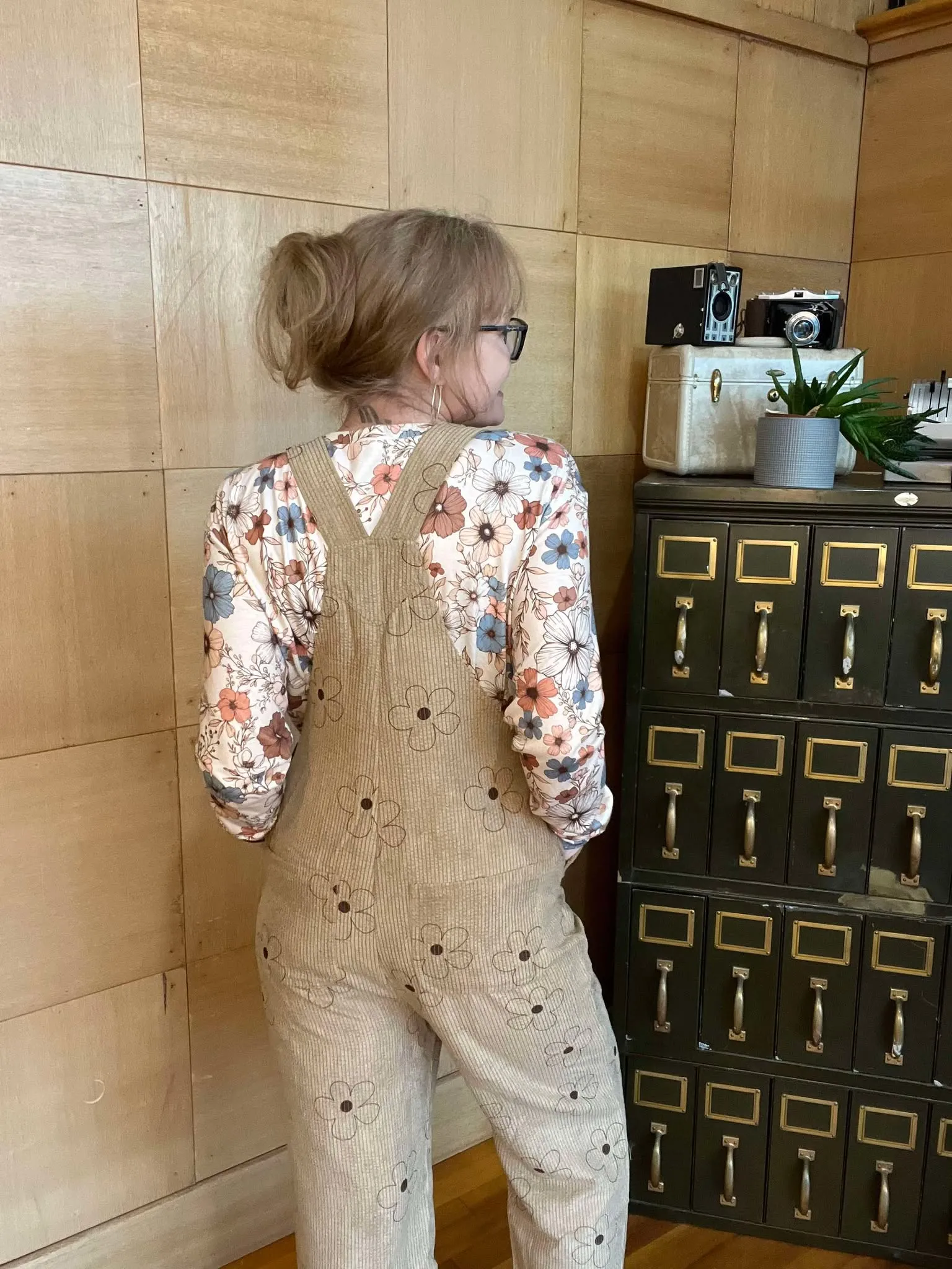 TAN FLOWER PRINT CORDUROY BIB OVERALLS