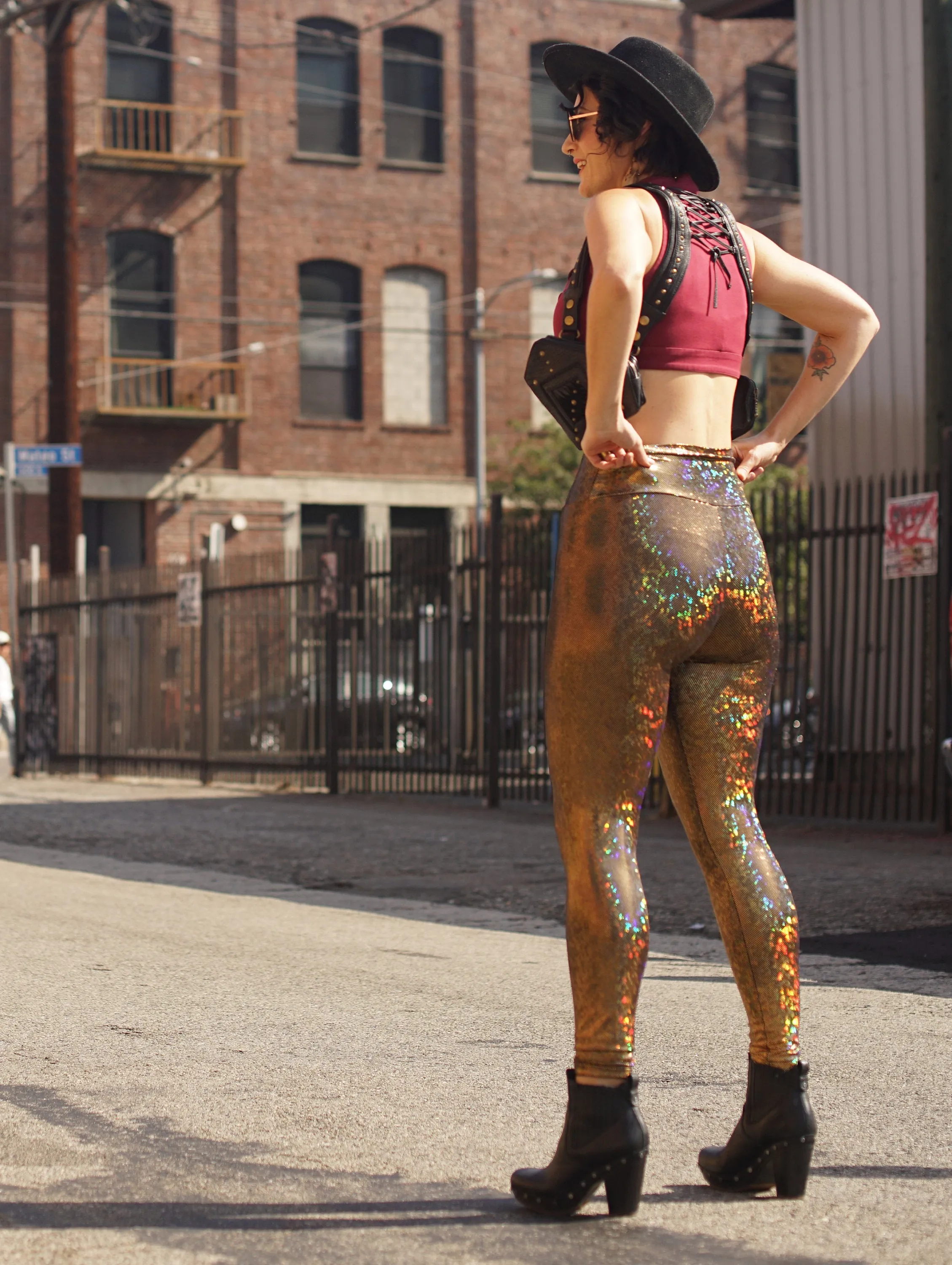 Women's Disco Gold Holographic Leggings - Daring Disco Ball